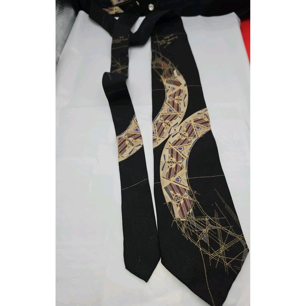 Boelder Milwaukee Frank Lloyd Wright Butterfly Wreath 100% Silk Made In Italy
